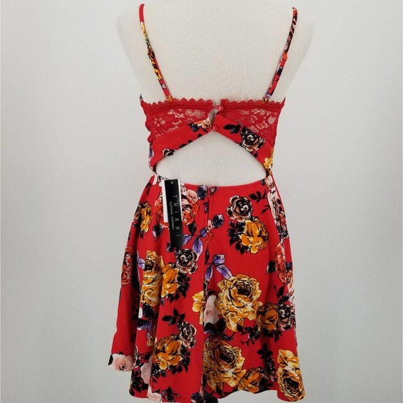 Trixxi Juniors' Floral Lace-Back Fit & Flare Mini Dress Size XL NEW - Picture 3 of 16